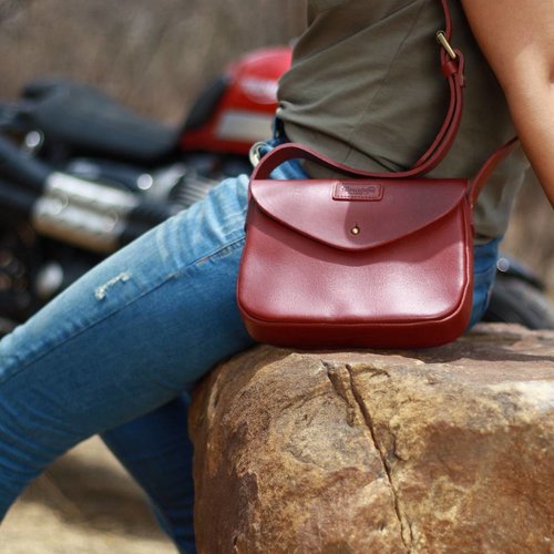 Trip Machine Womens Satchel Kirschrot