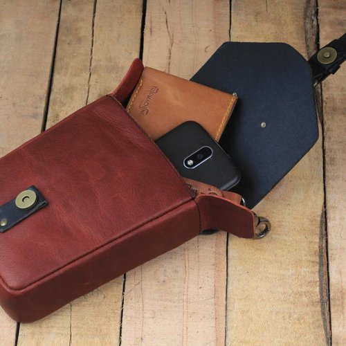 Trip Machine Tank Pouch Cherry red