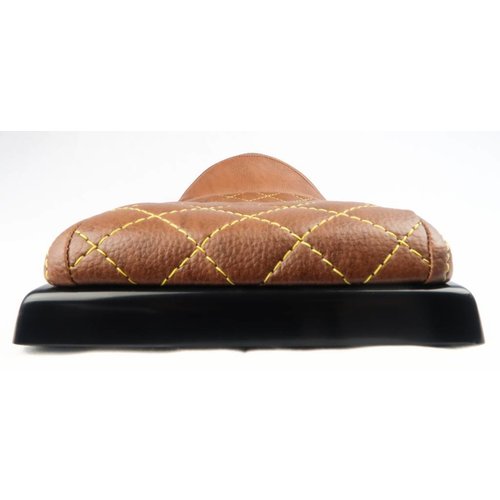 C.Racer Selle marron et jaune Café Racer Chocolat Diamond Stitch Type 26