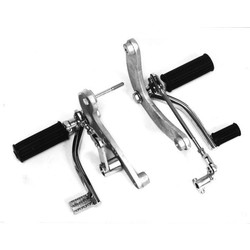 Honda 400 FOUR Fussrastenanlage