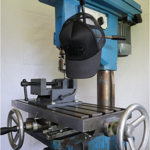 RMR CASQUETTE DE CAMIONNEUR EN MAILLE NOIRE AVEC LOGO EN COULEUR