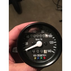 140 km / h Schwarzer Tachometer mit 4 Kontrollleuchten