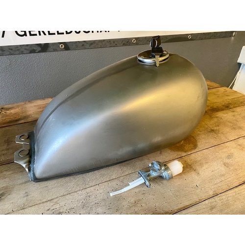Suzuki Style Kraftstofftank 9L Typ 11