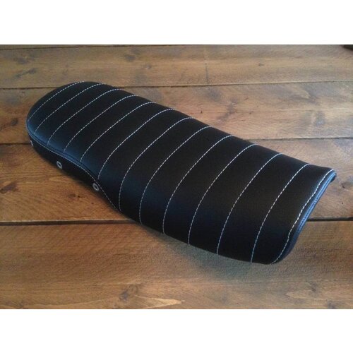 C.Racer Selle noire CX500 Tuck 'N Roll 82