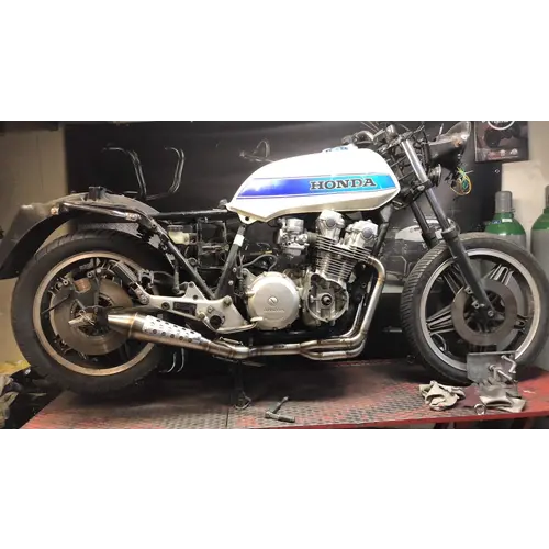 MAD Exhaust 4-in-1-Auspuff „The Smooth Criminal“ | Honda CB550 CB650 CB750