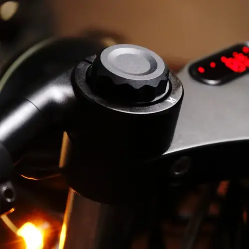 Rebelmoto Écrous de fourche BMW pour fourches de 38,5 mm | Noir | Choisir le modèle