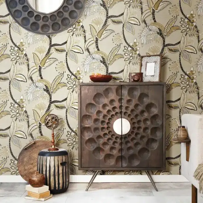 Beige behang met gouden en zilveren bladeren 21127