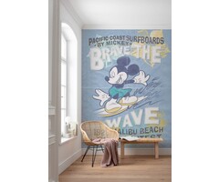 Fotobehang Disney – Mickey Mouse – Brave the Wave