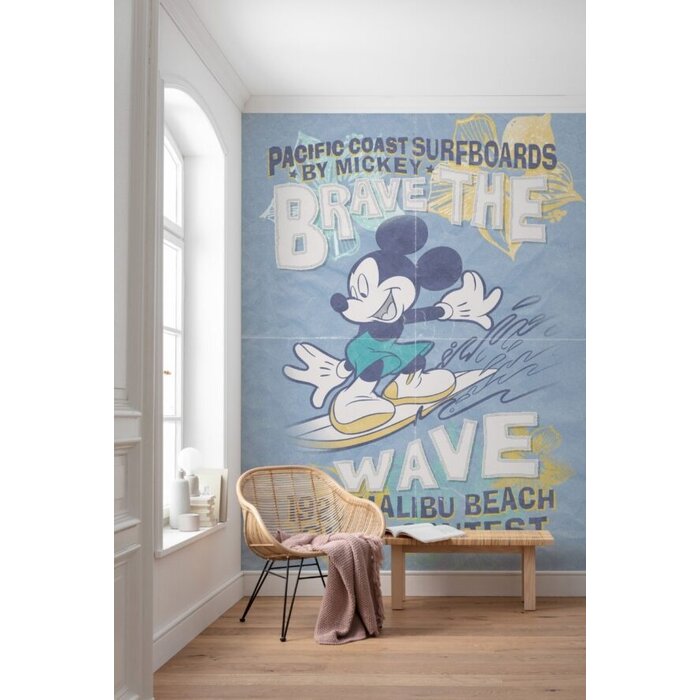 Fotobehang Disney – Mickey Mouse – Brave the Wave