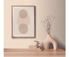 Pastelbehang roze uni met discreet structuurpatroon