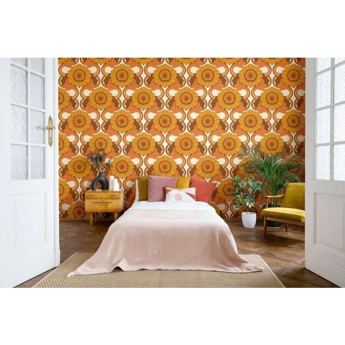 Floraal retro behang met bloemenpatroon in warme kleuren - bruin, geel, oranje
