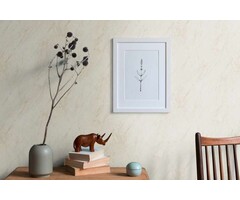 Marmerlook behang in crème met structuurdesign