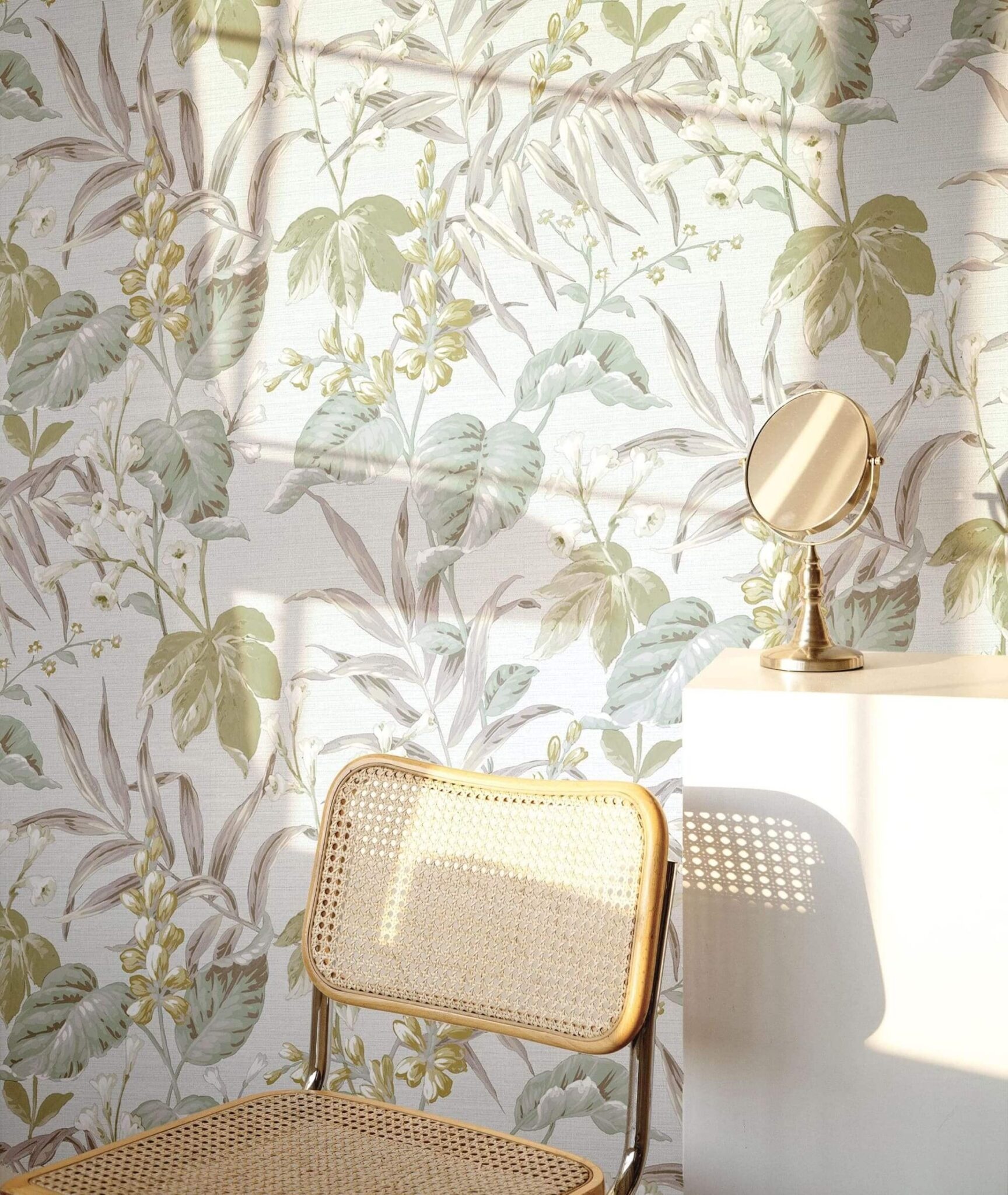 Behang met bladeren en bloemen