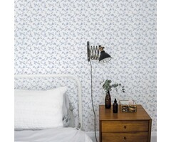 Behang met rozen strengen