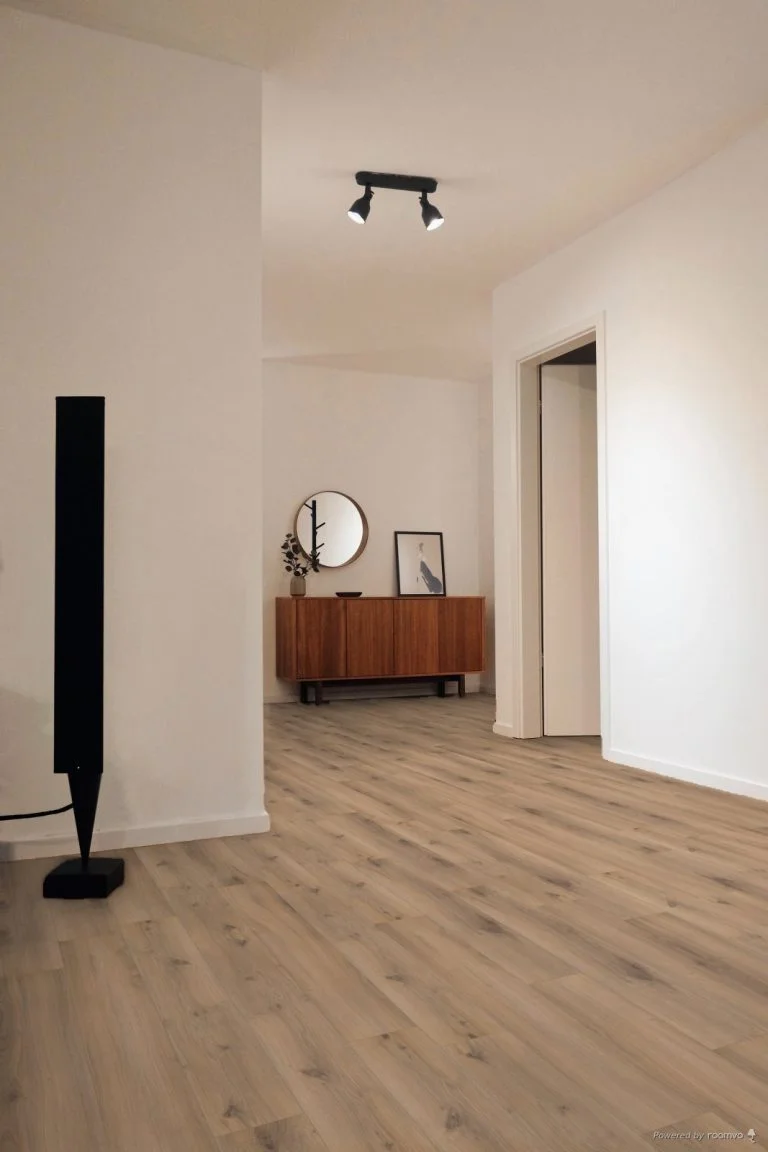 De inrichting van je huis begint bij de vloer. Een zorgeloze vloer, want je hebt wel wat anders te doen dan schuren, boenen, poetsen en vegen. Dat weten wij als geen ander.