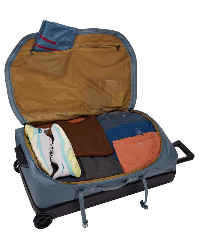 THULE CHASM WHEELED DUFFEL BAG 110L POND