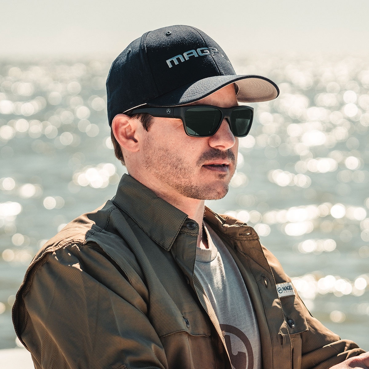 Pivot Polarized (Black Frame / Gray Green Lens)