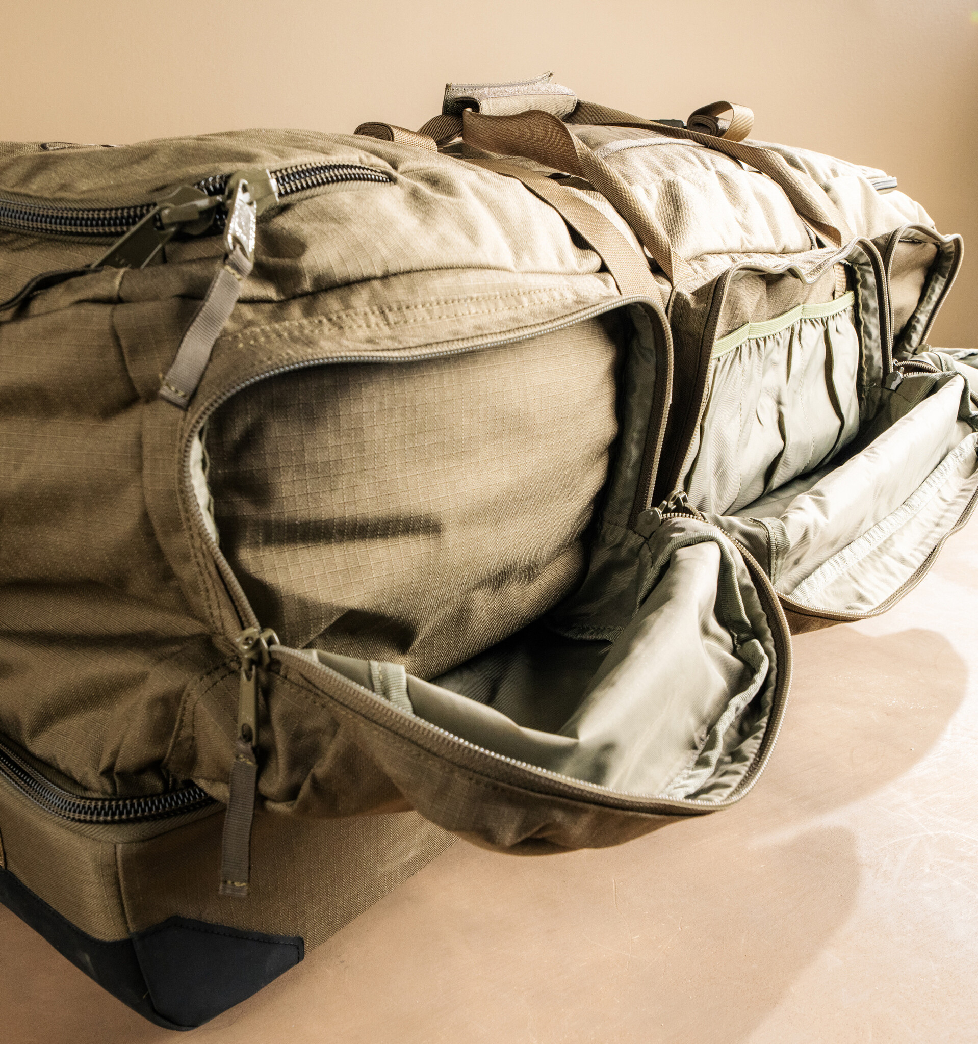 Hercules Large Travel + Weapon Duffle Bag (Coyote)