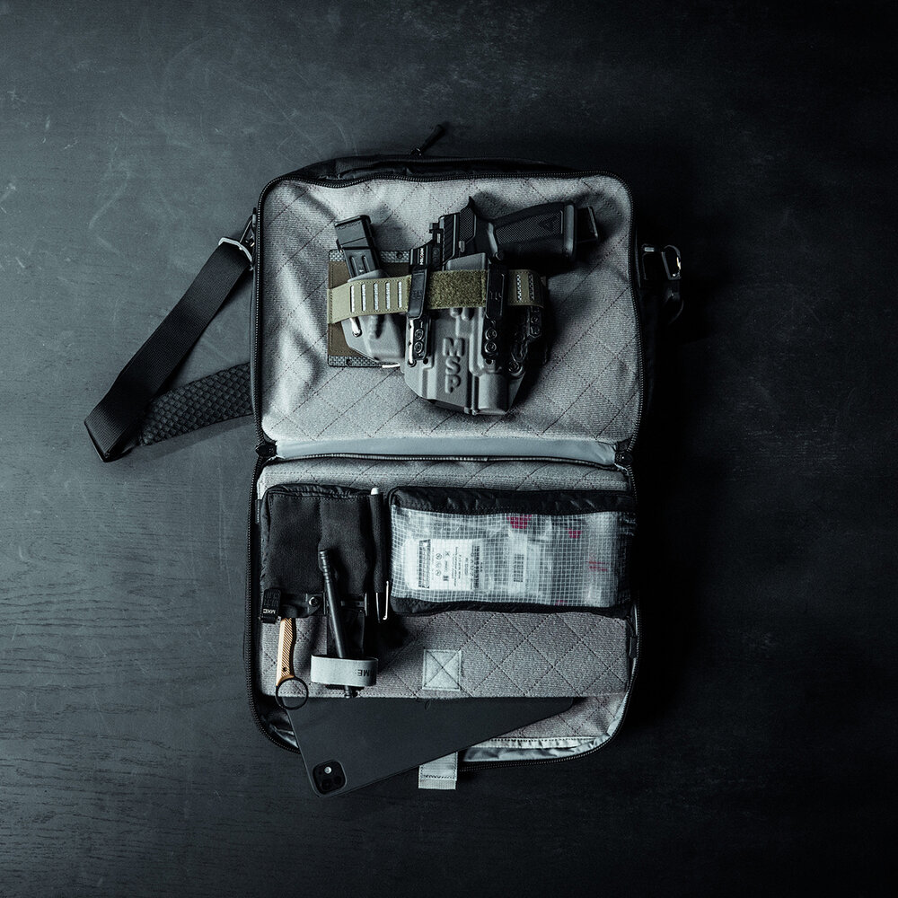 Fade Brief Shoulder Bag (Black)