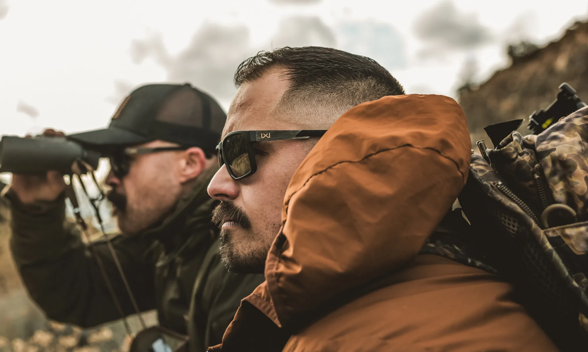 APEX Captivate Polarized Black Mirror (Matte Tortoise Brown)