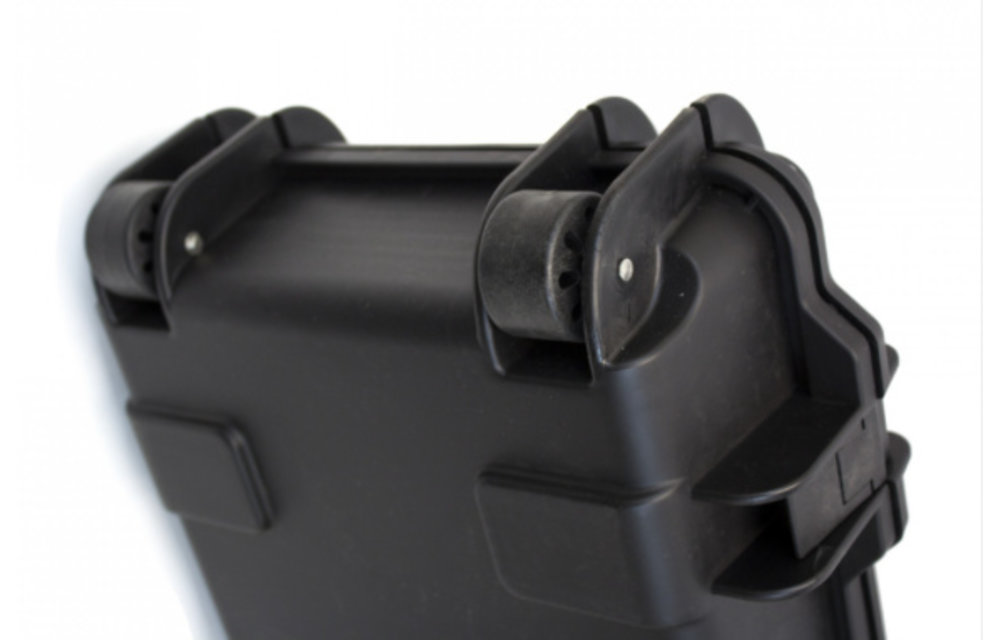 Large Hard Case (Black) (Wave Foam)